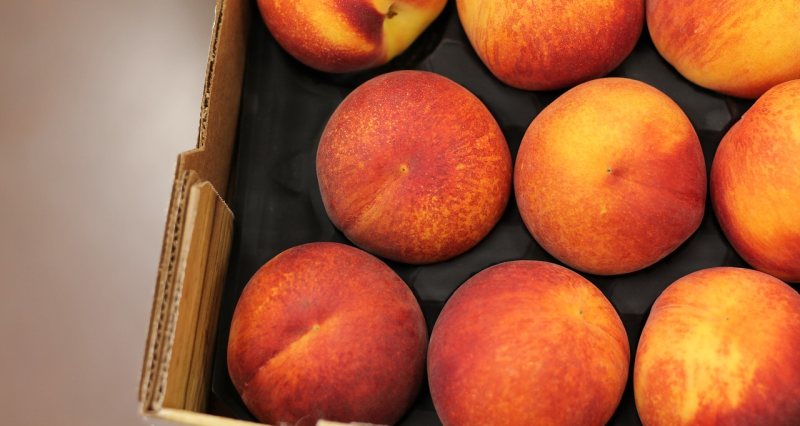 peaches at the market